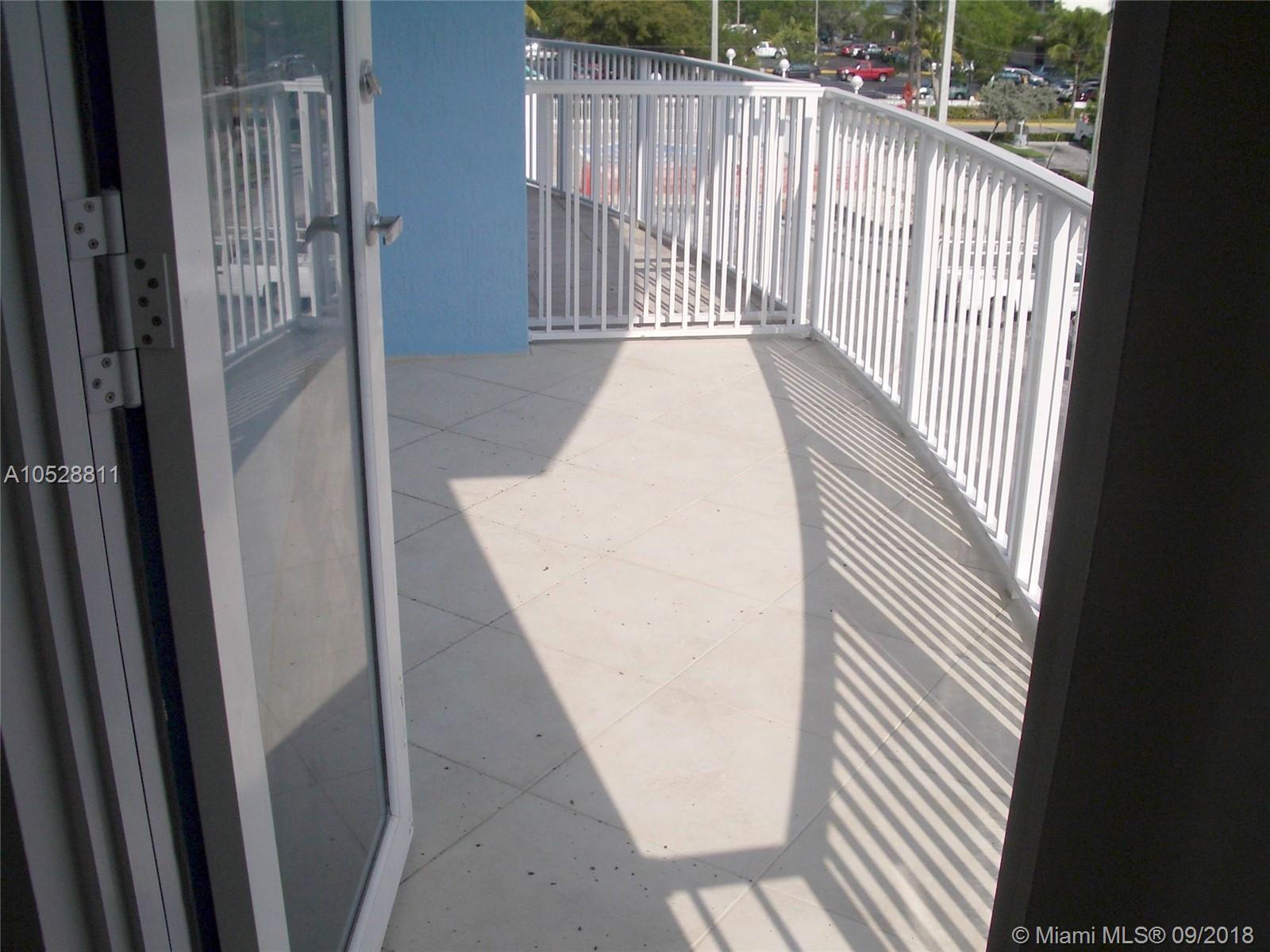 BREEZE CONDO - Residential