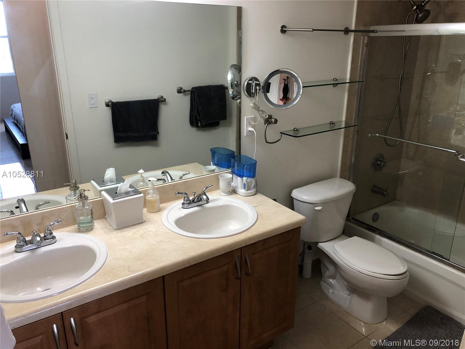 BREEZE CONDO - Residential