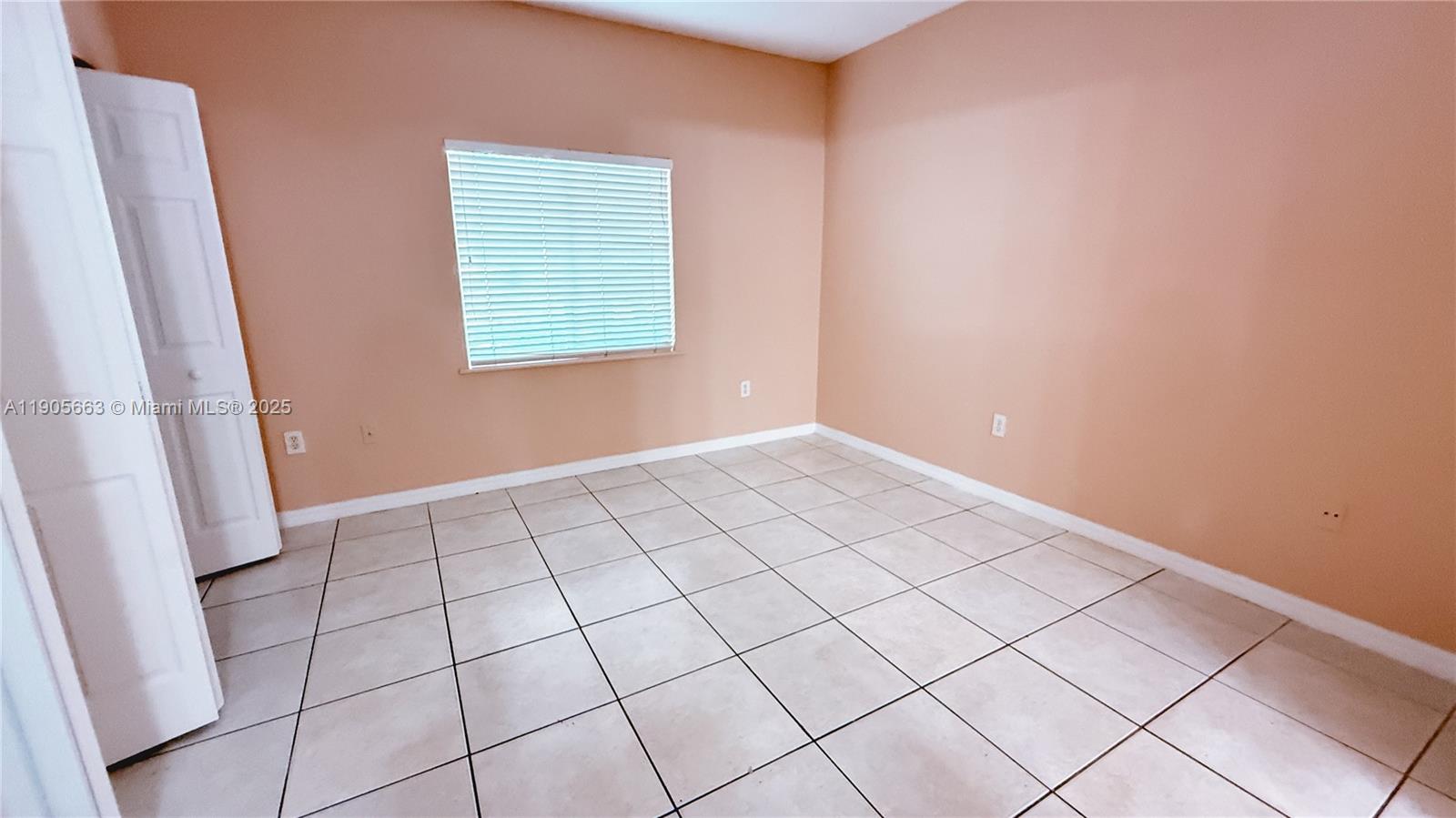 WATERSIDE TOWNHOMES SEC 5 - Residential