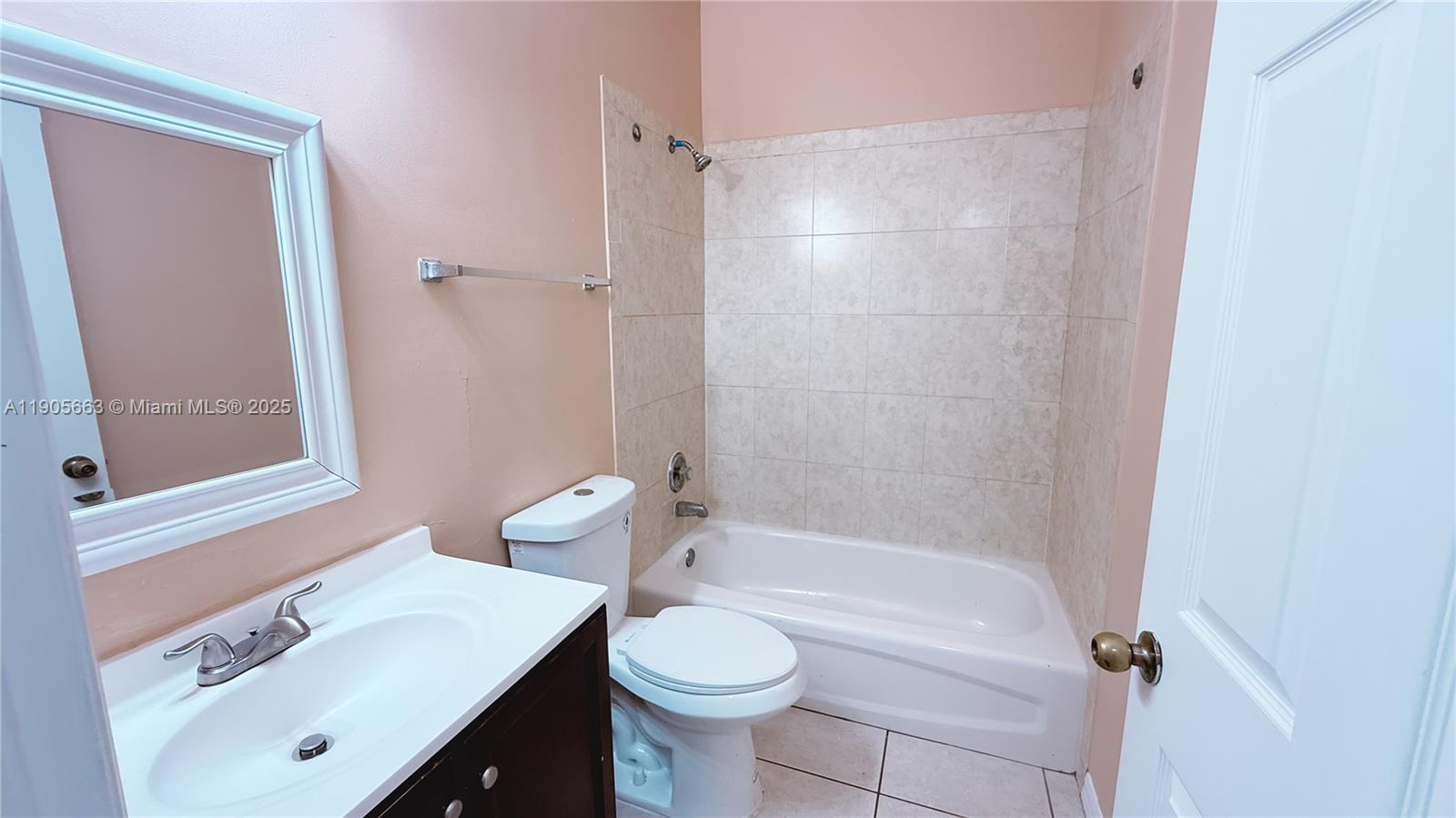 WATERSIDE TOWNHOMES SEC 5 - Residential