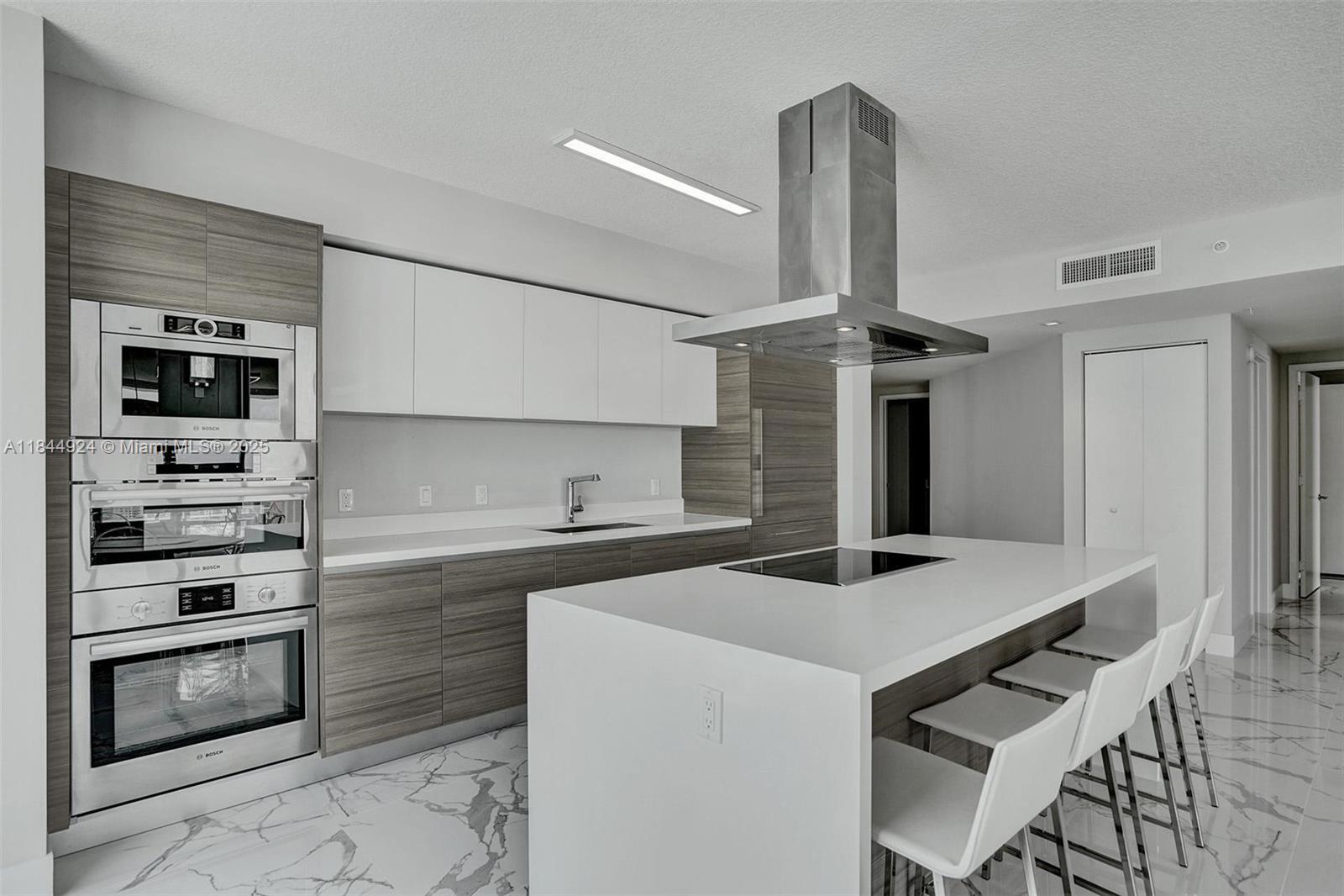 330 Sunny Isles Blvd 5-2207
