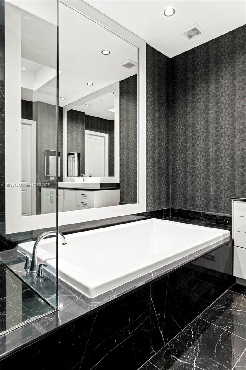 BELLAMARE @ WILLIAMS ISLA - Residential