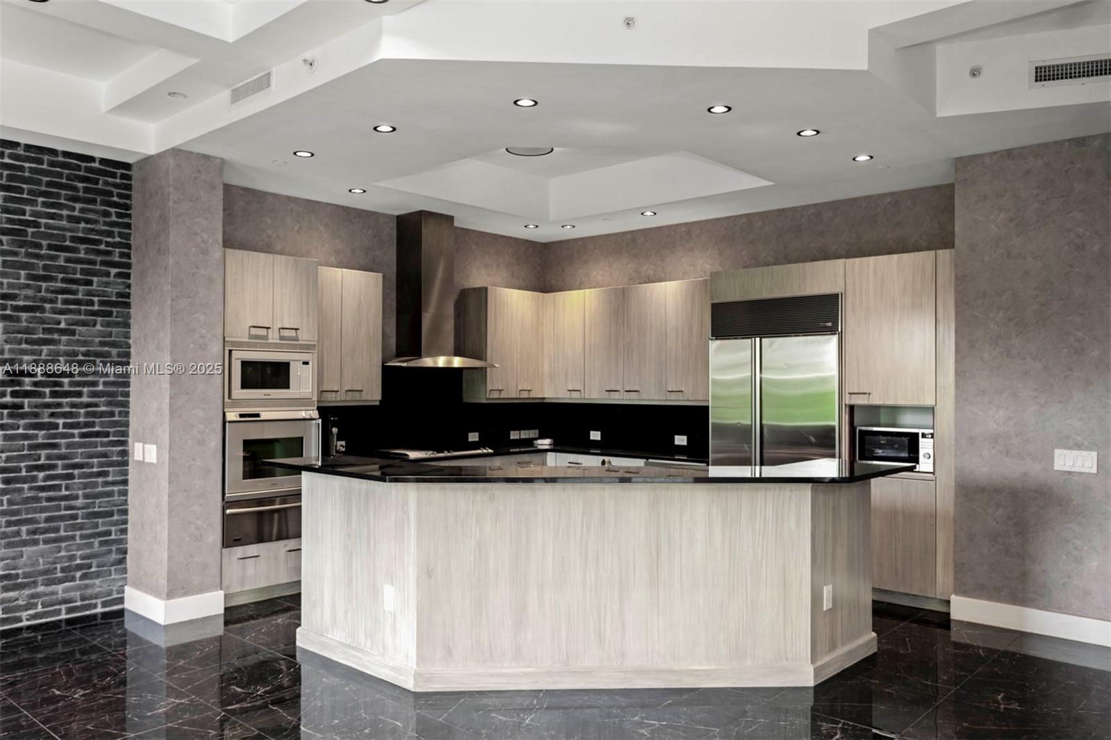 BELLAMARE @ WILLIAMS ISLA - Residential