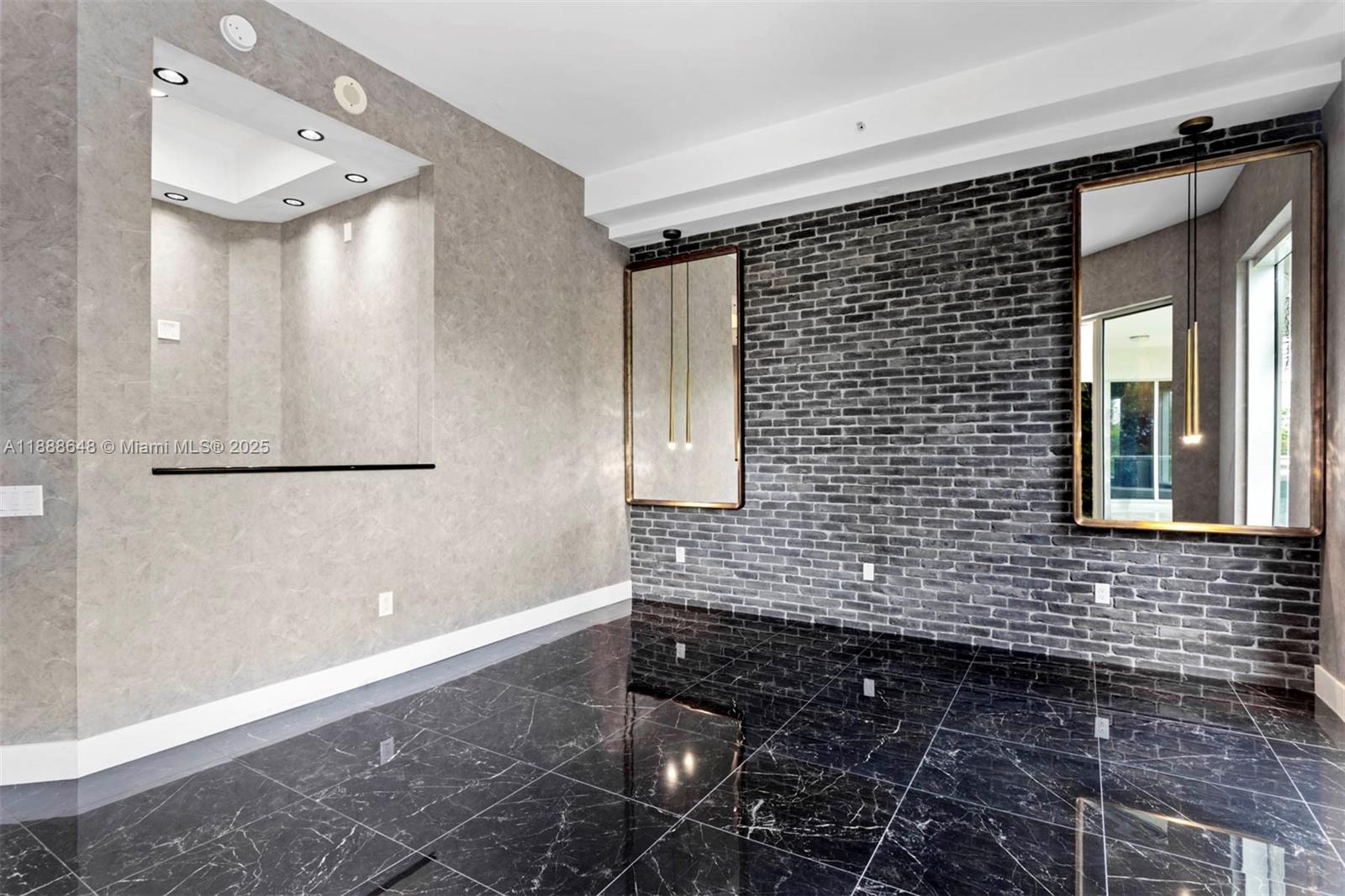 BELLAMARE @ WILLIAMS ISLA - Residential