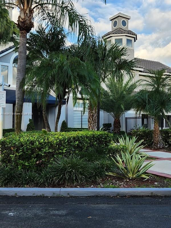 CORAL CLUB GARDEN VILLAS - Residential
