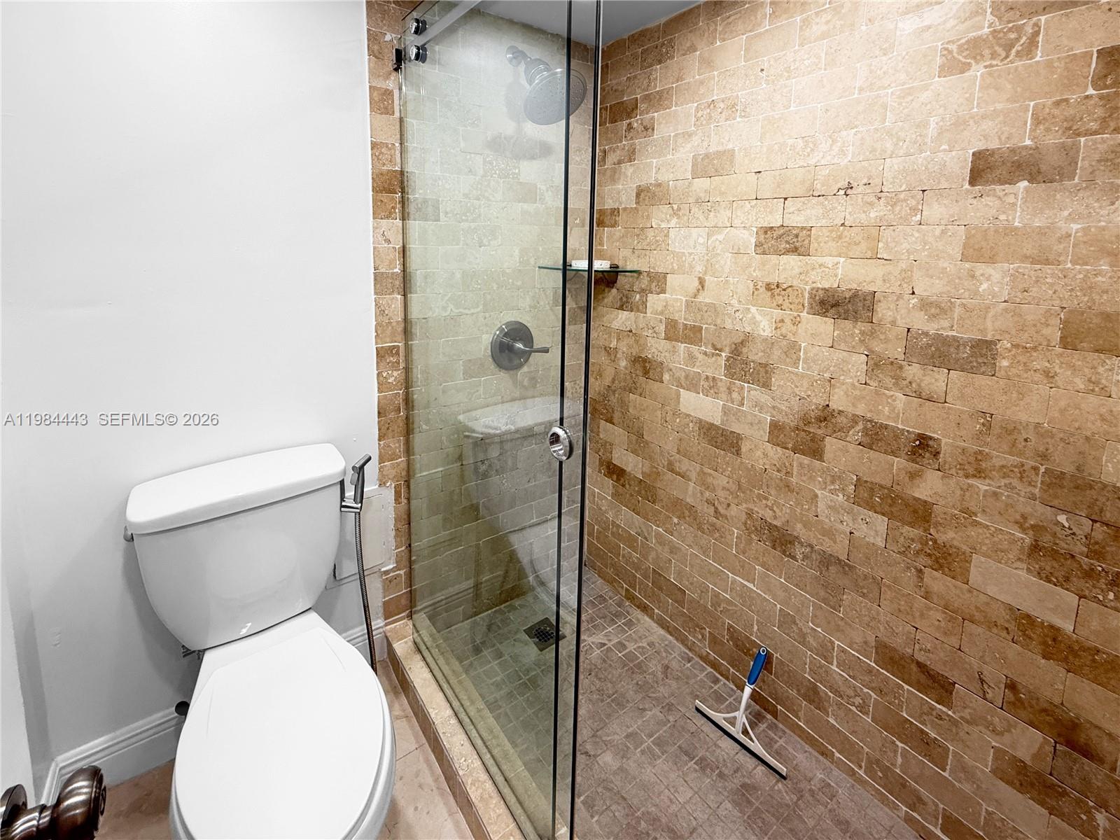 BRAVURA I CONDO - Residential Lease