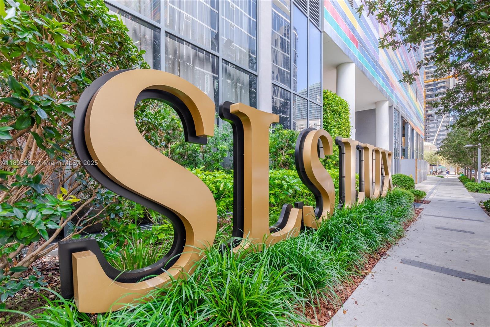 801 SMA RESIDENCES CONDO - Residential Lease