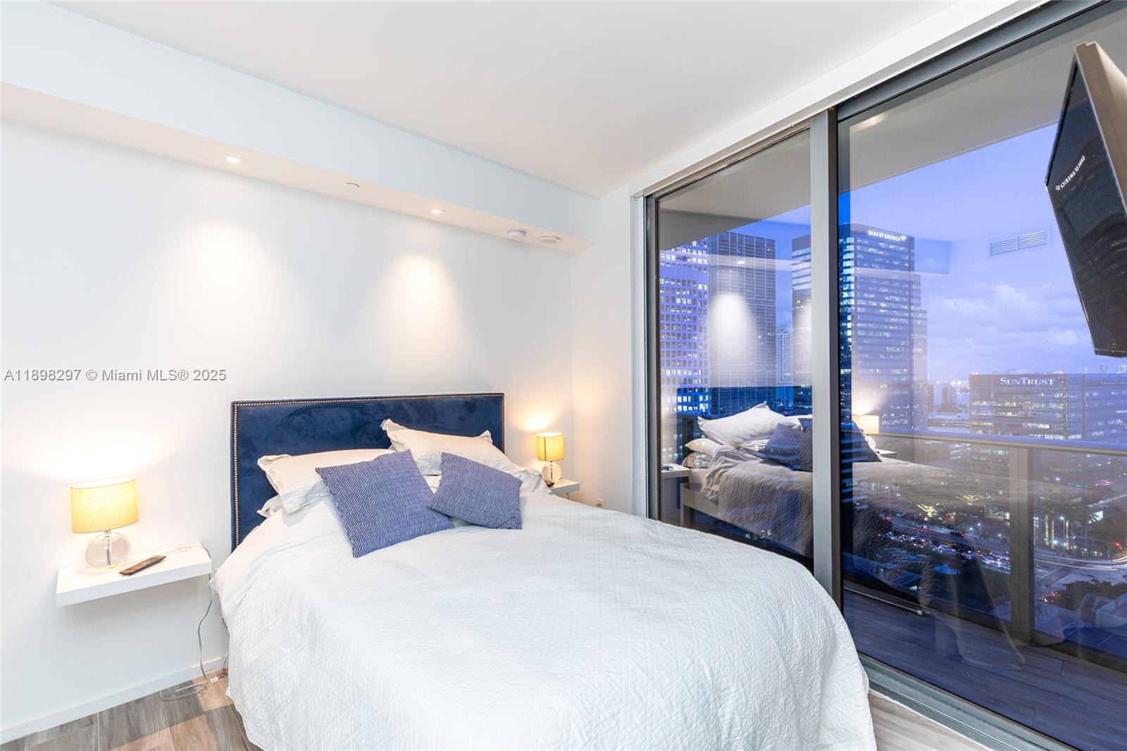 801 SMA RESIDENCES CONDO - Residential Lease