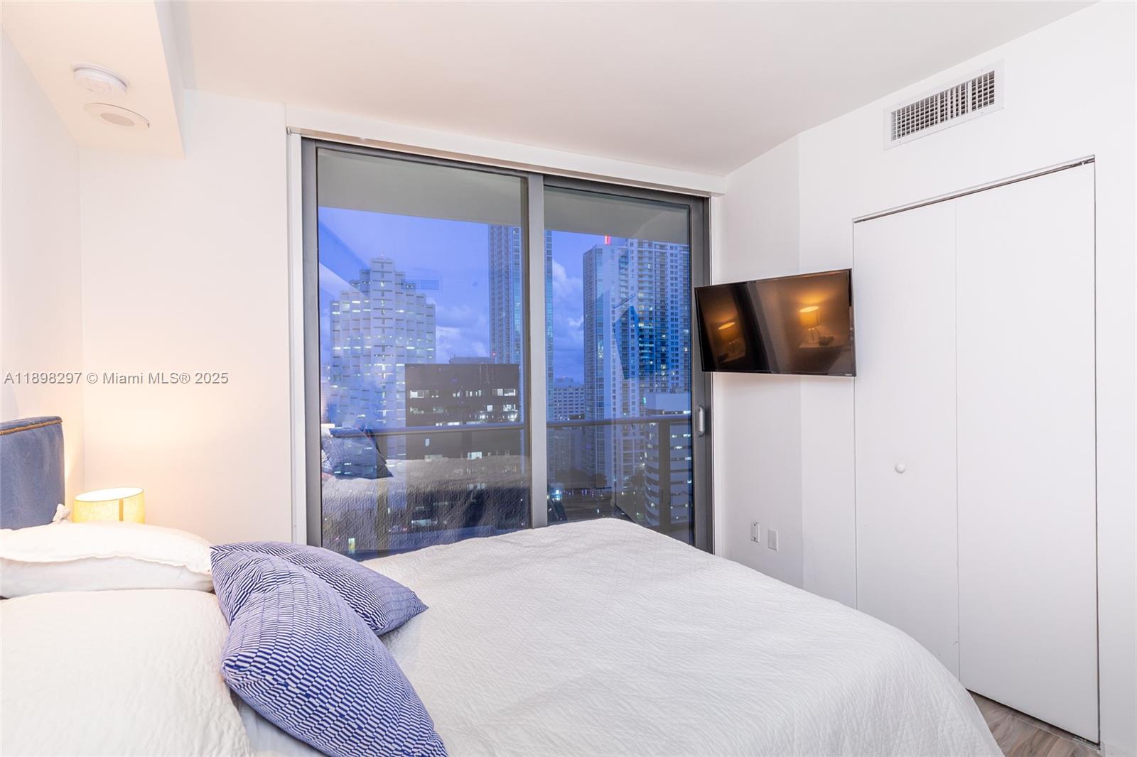 801 SMA RESIDENCES CONDO - Residential Lease