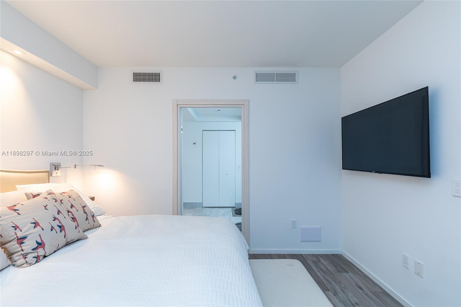 801 SMA RESIDENCES CONDO - Residential Lease