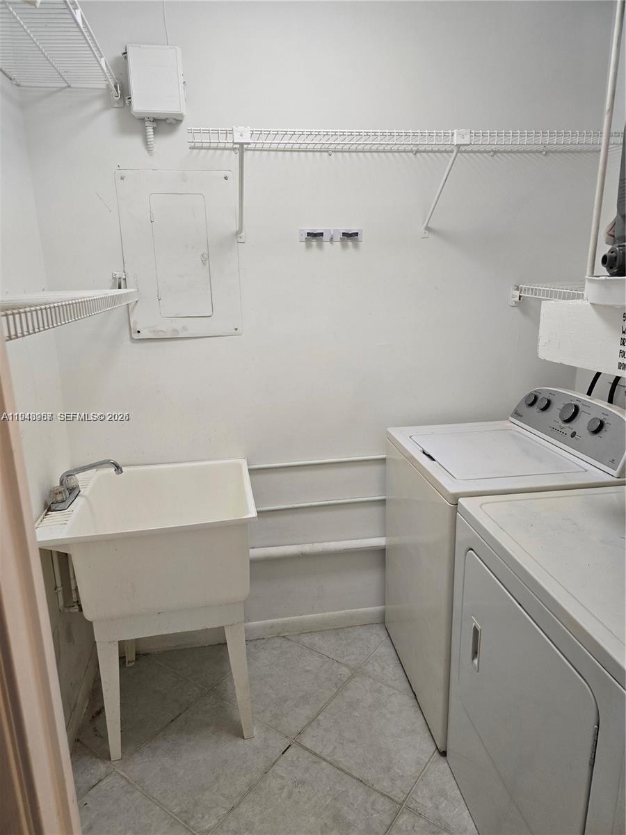 PALM-AIRE VILLAGE 3RD SEC - Residential