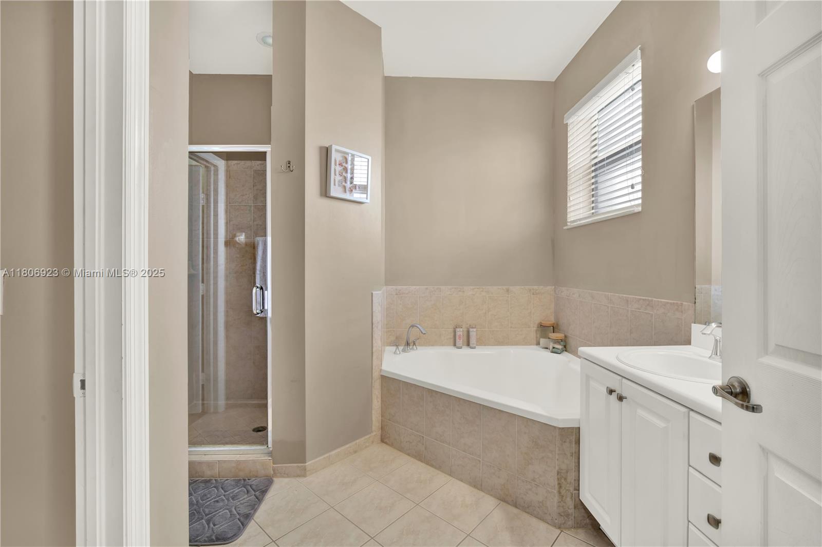 BAYWINDS OF ABACO - Residential