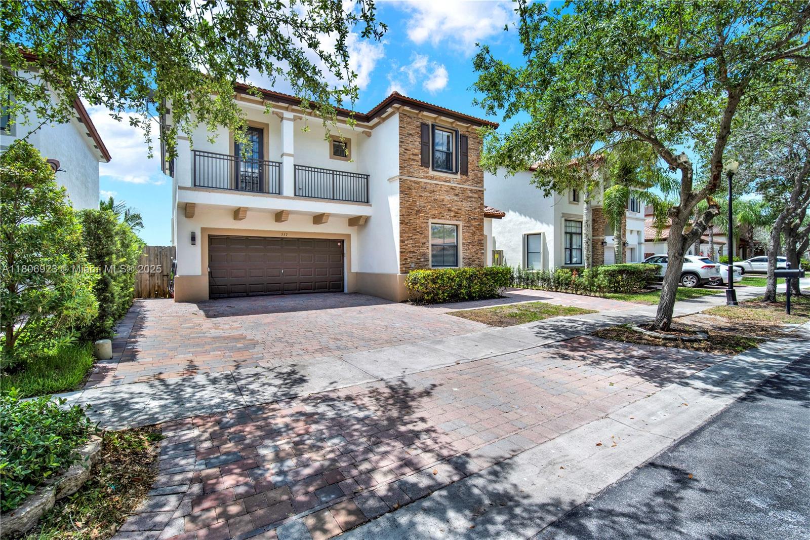 557 Se 37th Pl, Homestead, Miami-Dade County, Florida - 5 Bedrooms  
3 Bathrooms - 
