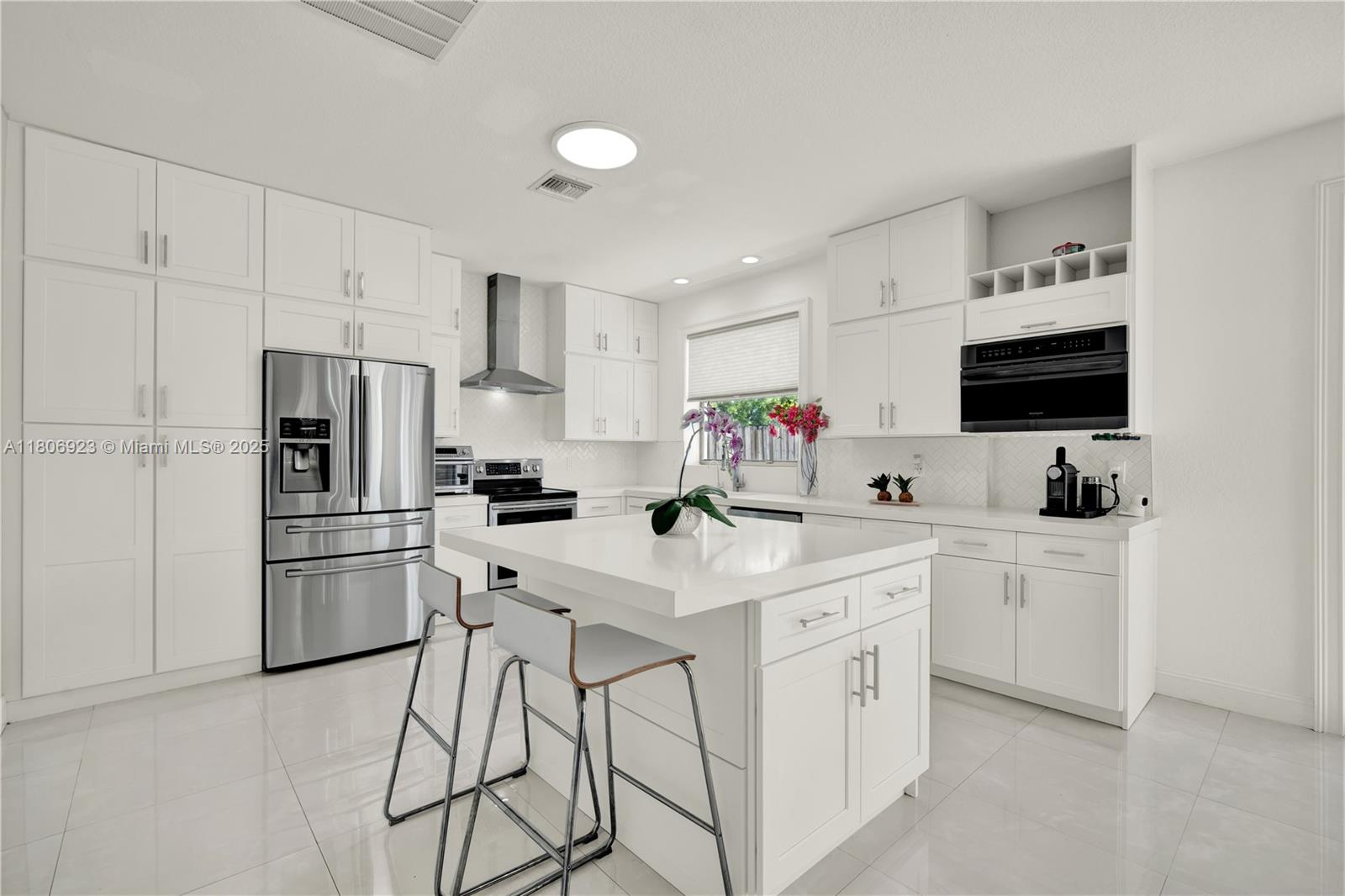 BAYWINDS OF ABACO - Residential