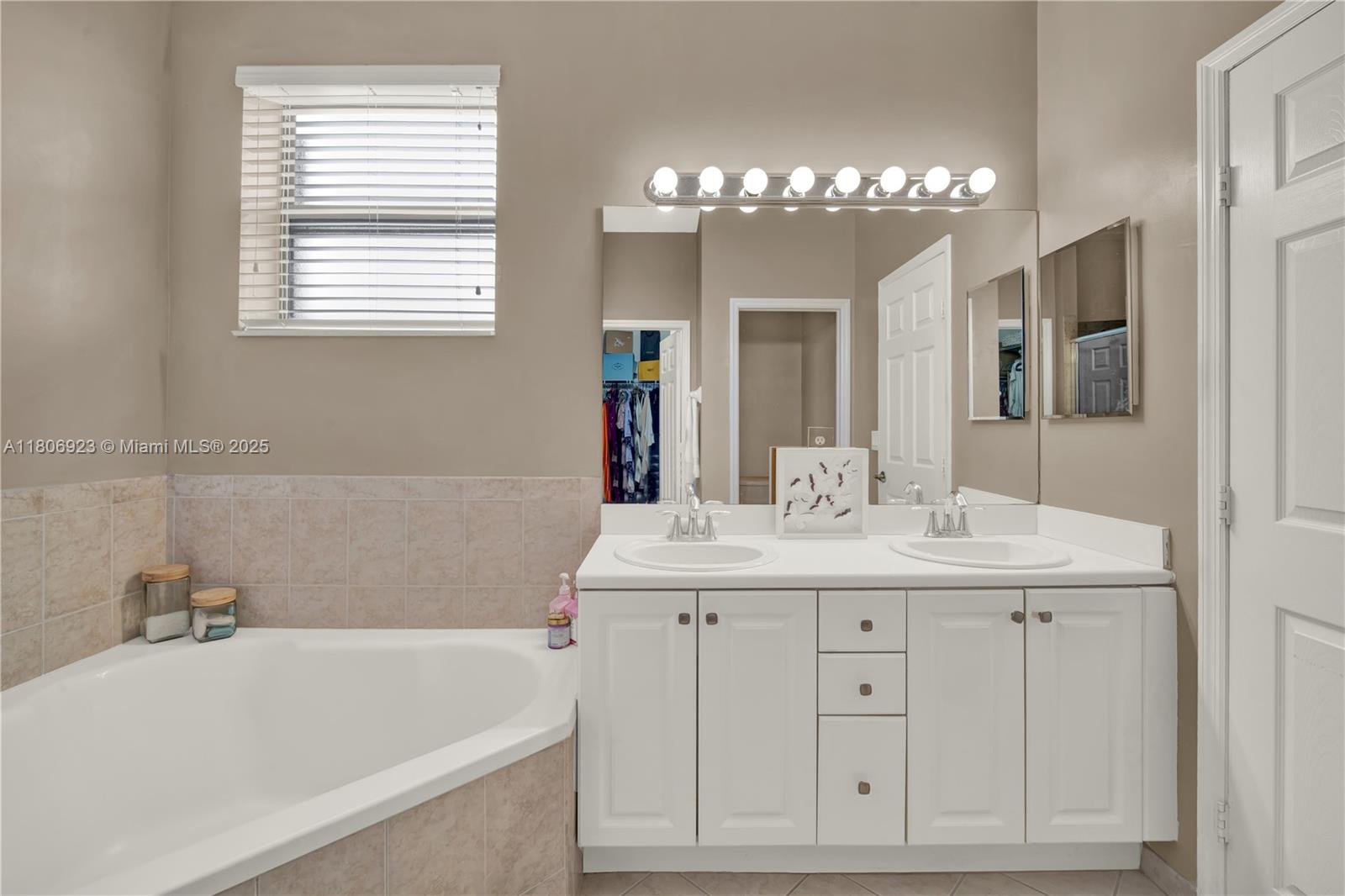 BAYWINDS OF ABACO - Residential