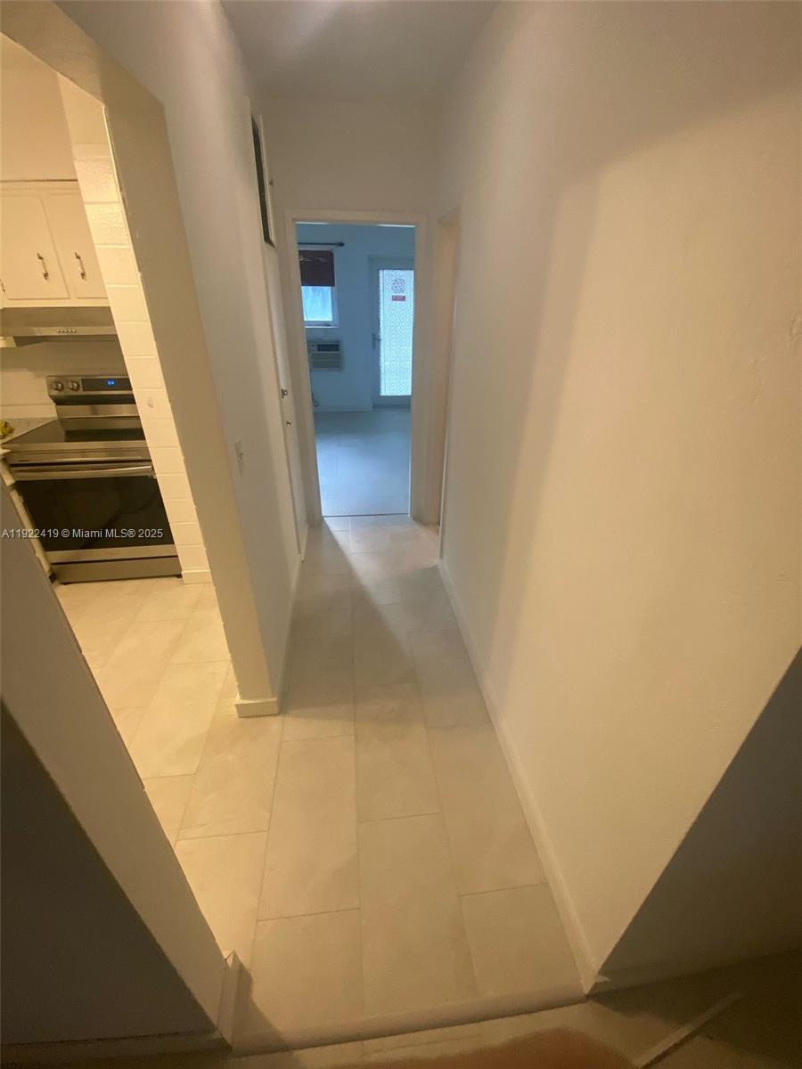 PASADENA GARDEN APARTMENT - Residential