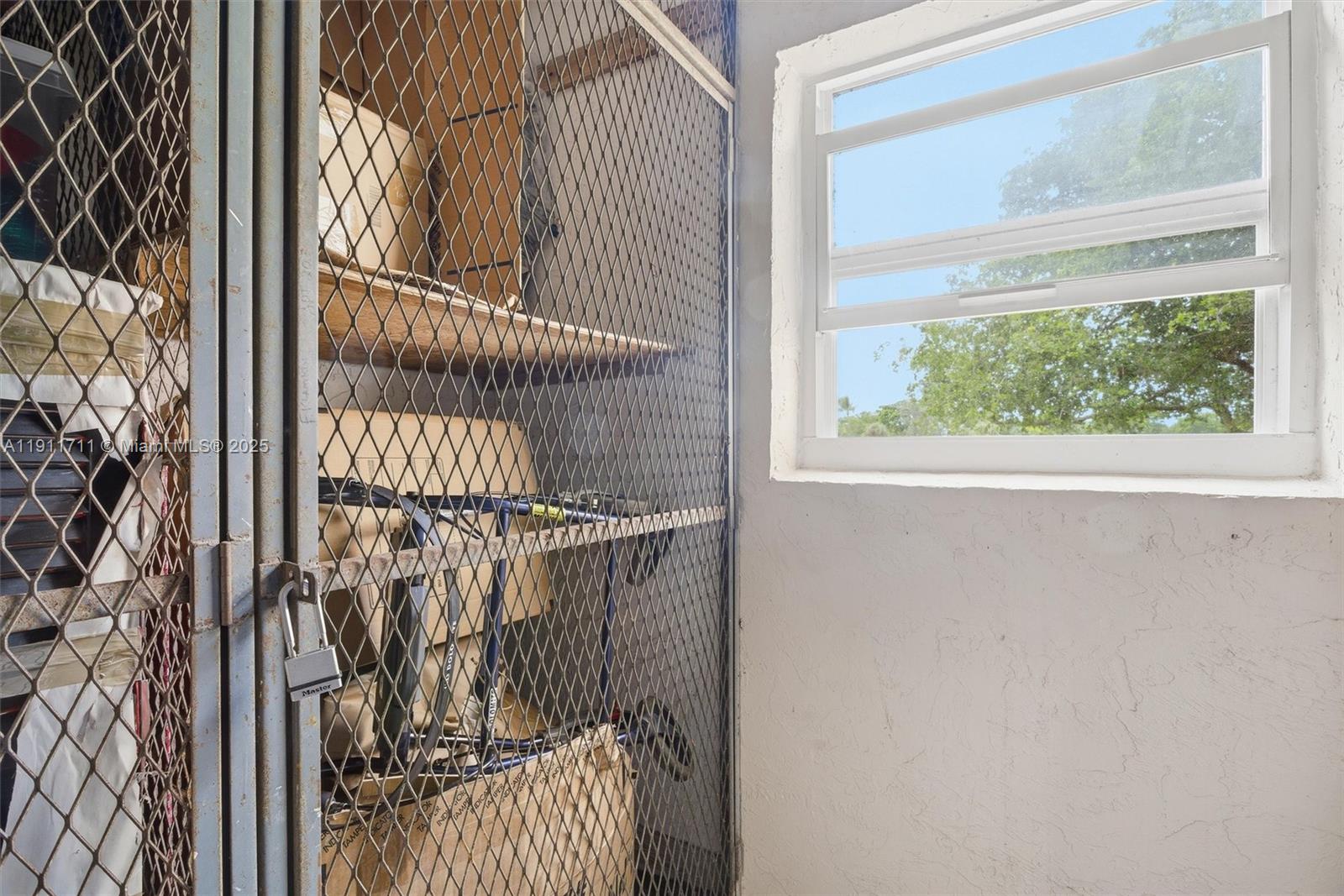 ORIOLE GOLF & TENNIS CLUB - Residential