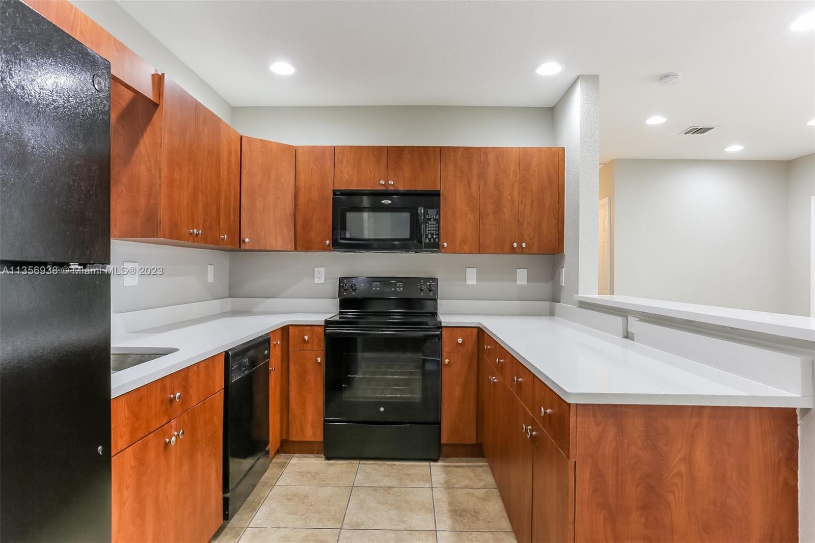 TOWN & COUNTRY ACRES - Residential Lease