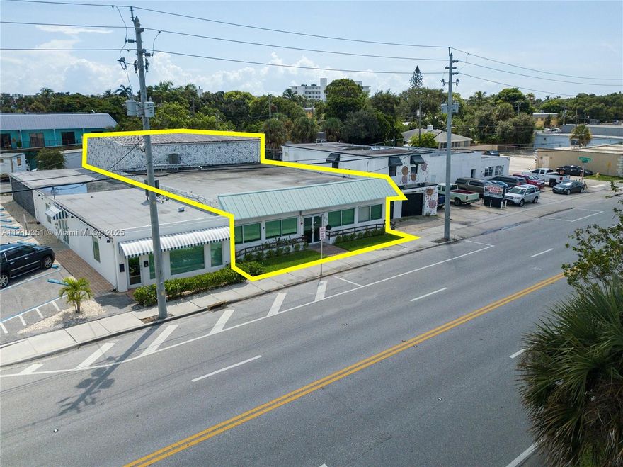 This unique property offers exceptional value and is priced to sell. The front portion is designed for a medical practice, featuring a custom buildout that holds great potential for the next operator to update cosmetically. The separated back space of the property actually includes a versatile warehouse/showroom space with 20’ ceilings and a unique, custom-built club/man-cave. Additionally, the rear end of the property is equipped with a garage rolling door, currently partially concealed by drywall - which can easily be reopened for full functionality.
The property is vacant and presents an excellent opportunity for an owner-user to occupy one section while generating rental income from the other, or to utilize the entire building to meet their business needs.