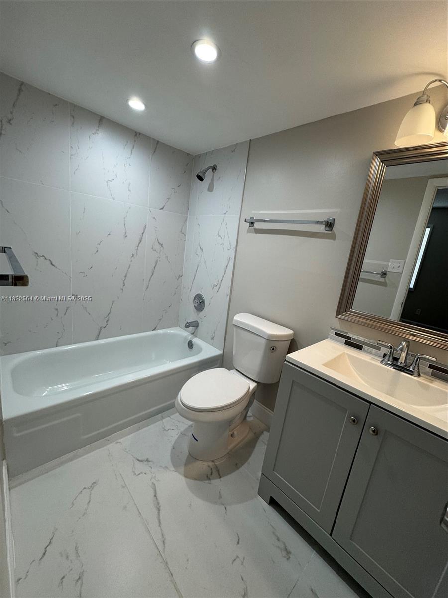 GARDEN LAKES OF INVERRARY - Residential Lease