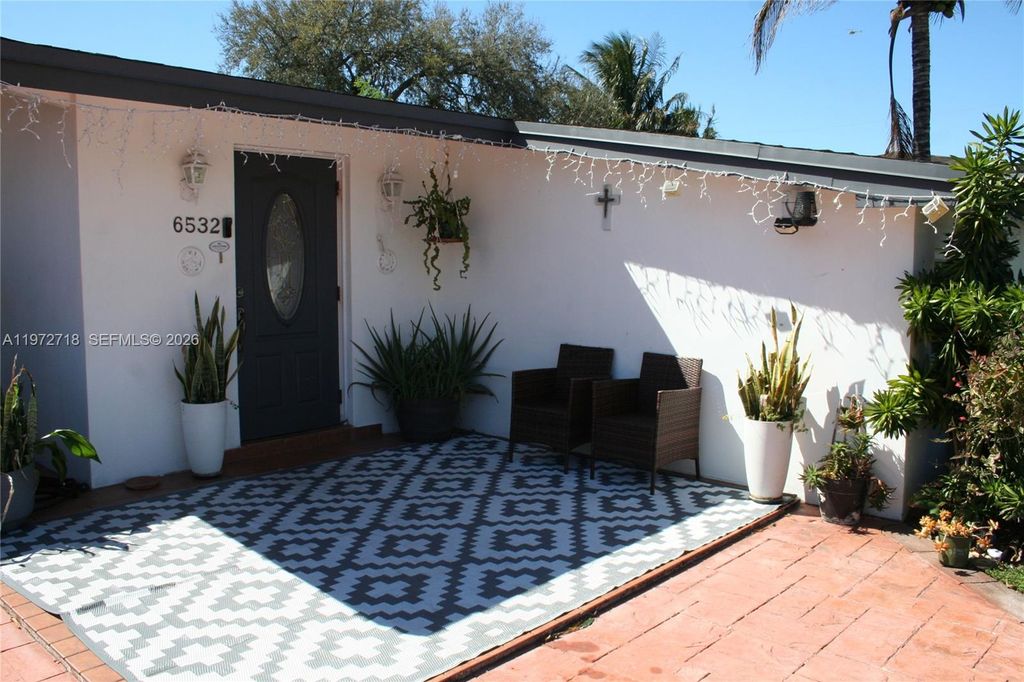 Photo of 6532 Mayo St, Hollywood, FL 33023 (MLS # A11972718)