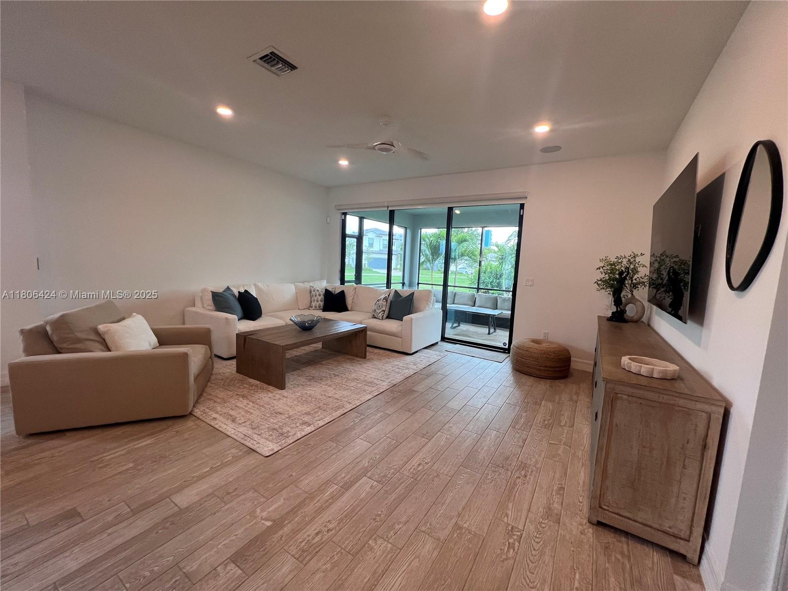 OAK TREE PROPERTY REDEVEL - Residential