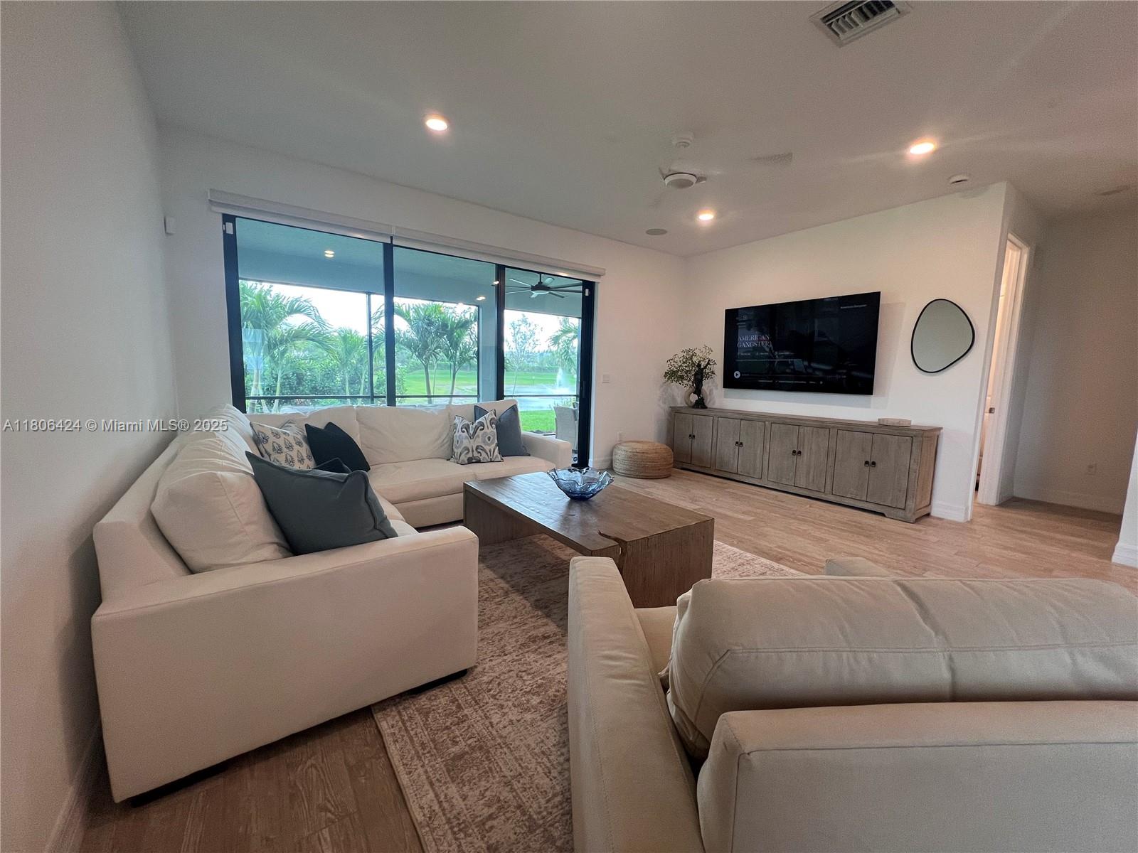 Property for Sale at 2814 Primrose Pl, Oakland Park, Miami-Dade County, Florida - Bedrooms: 4 
Bathrooms: 3  - $900,000