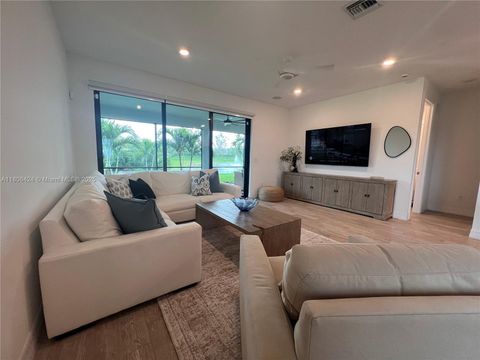 2814 Primrose Pl Oakland Park FL 33309