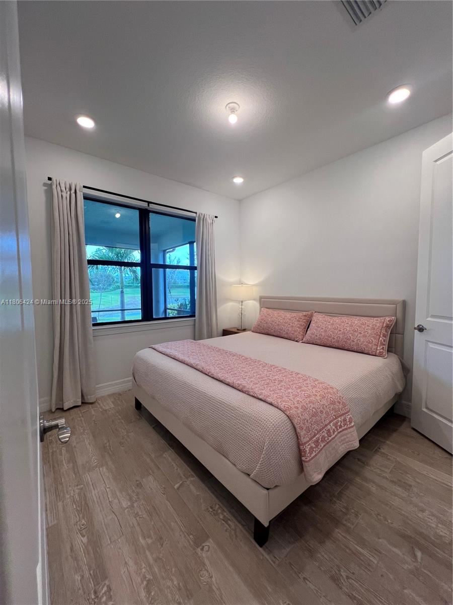 OAK TREE PROPERTY REDEVEL - Residential