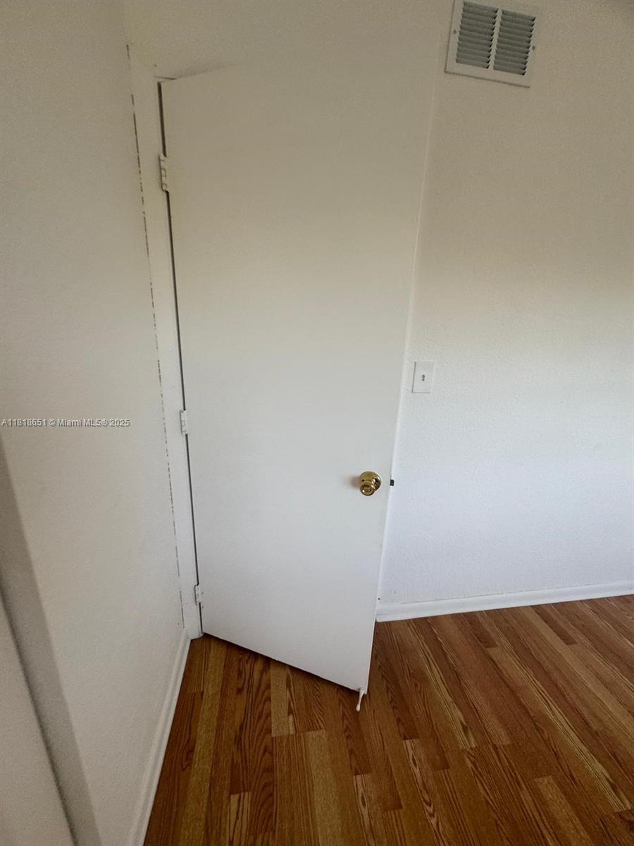 TOWNHOUSES OF PLANTATION - Residential Lease