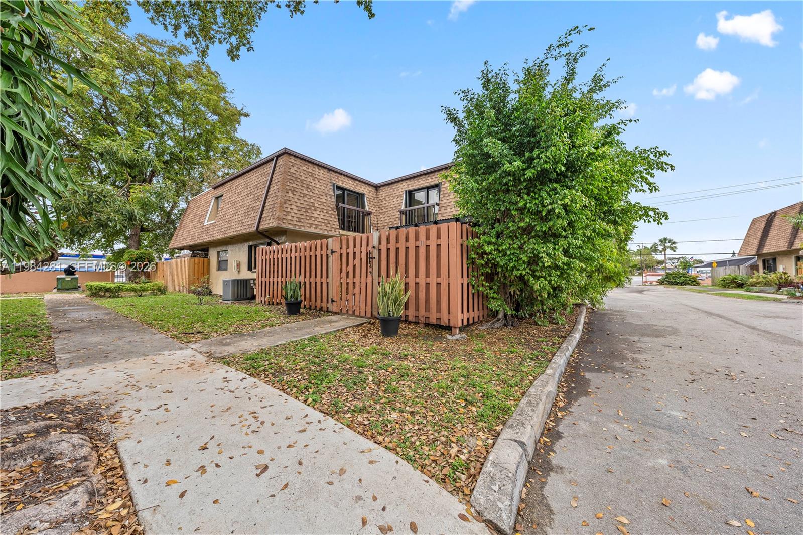 LAGO GRANDE FOUR-A CONDO - Residential