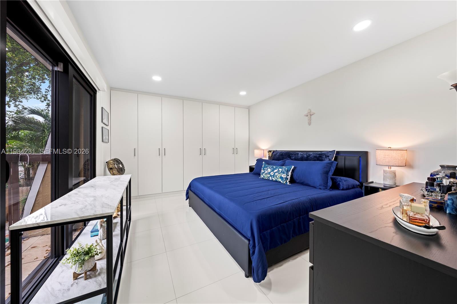 LAGO GRANDE FOUR-A CONDO - Residential