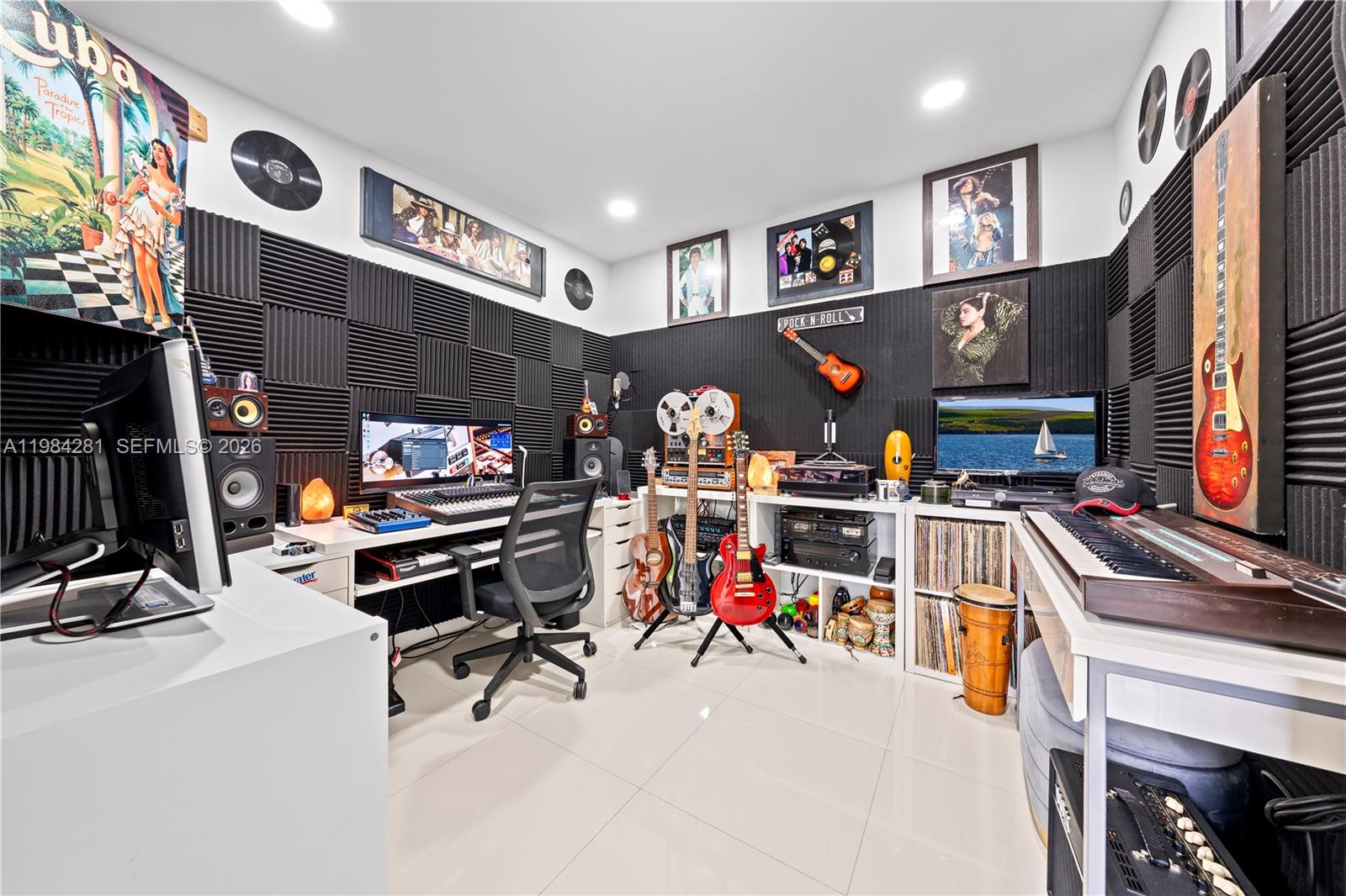 LAGO GRANDE FOUR-A CONDO - Residential