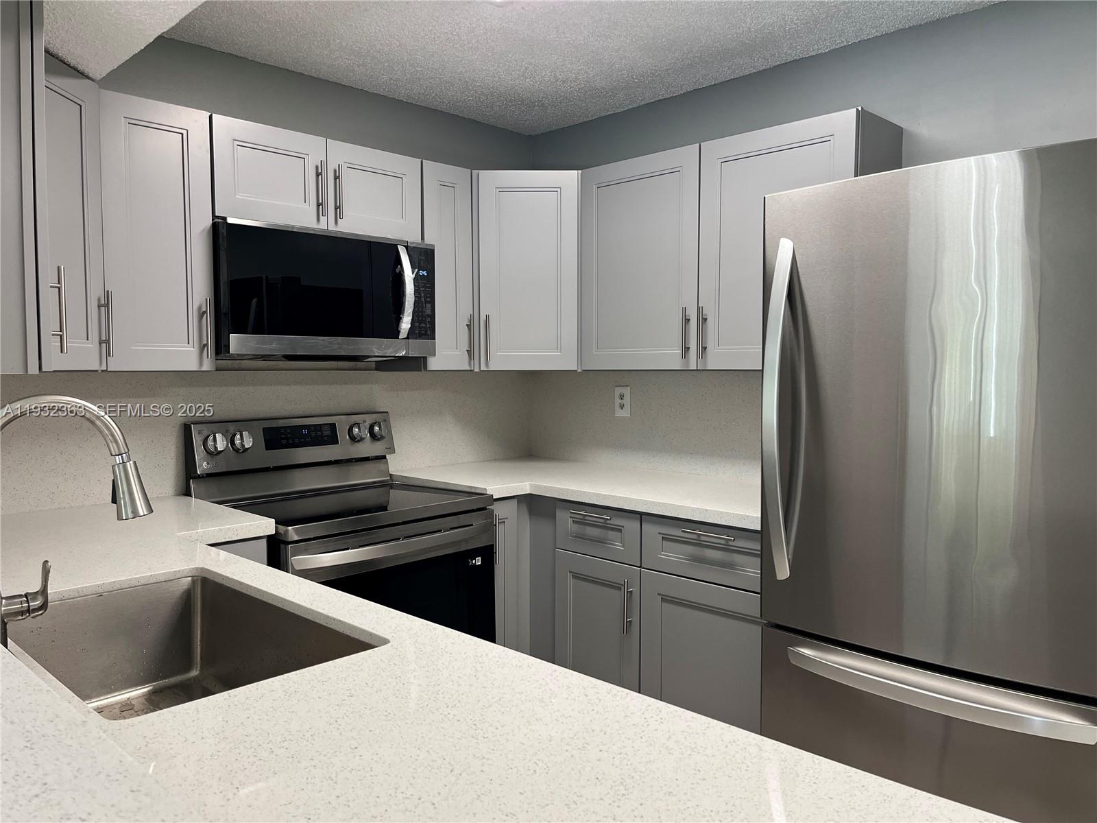 350 W Palm Cir W 201