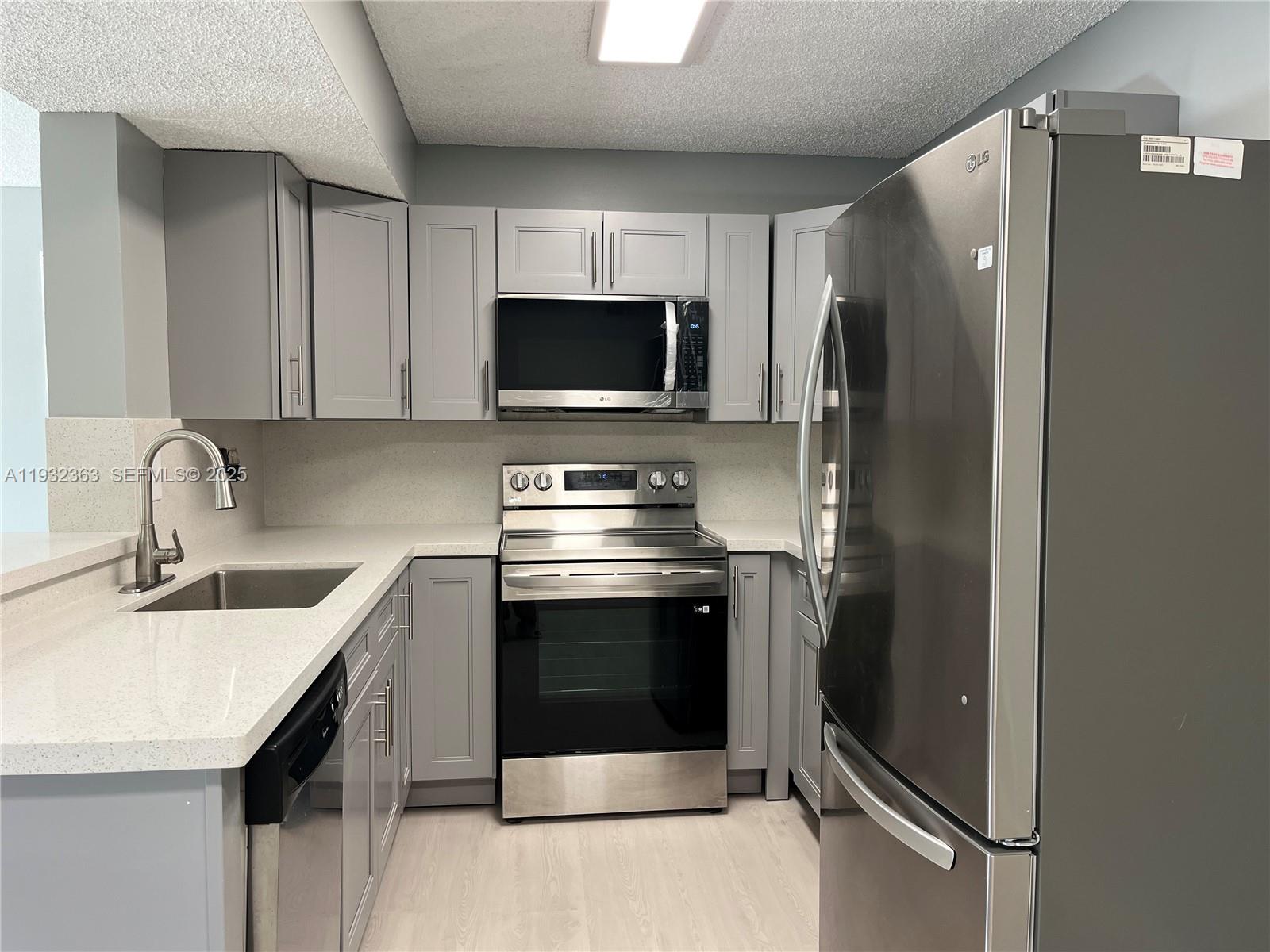 350 W Palm Cir W 201