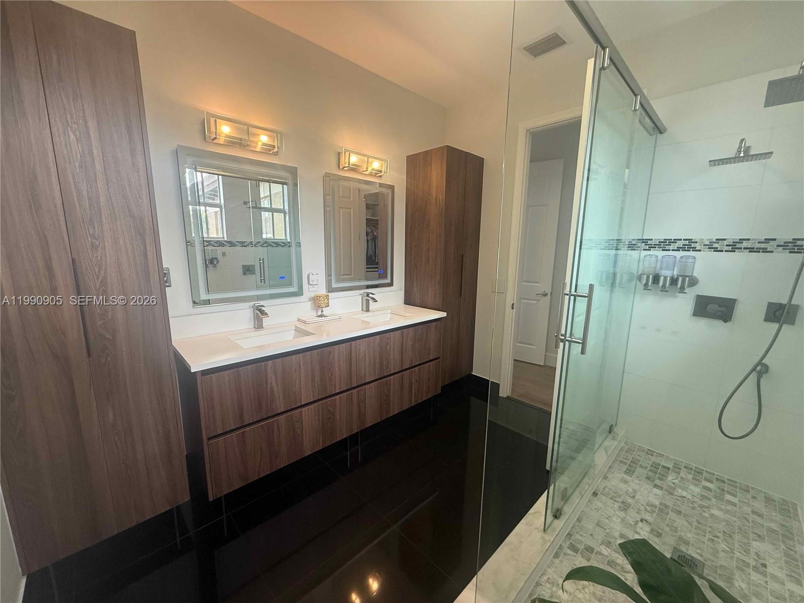 HILLSBORO ASSOCIATES PLAT - Residential