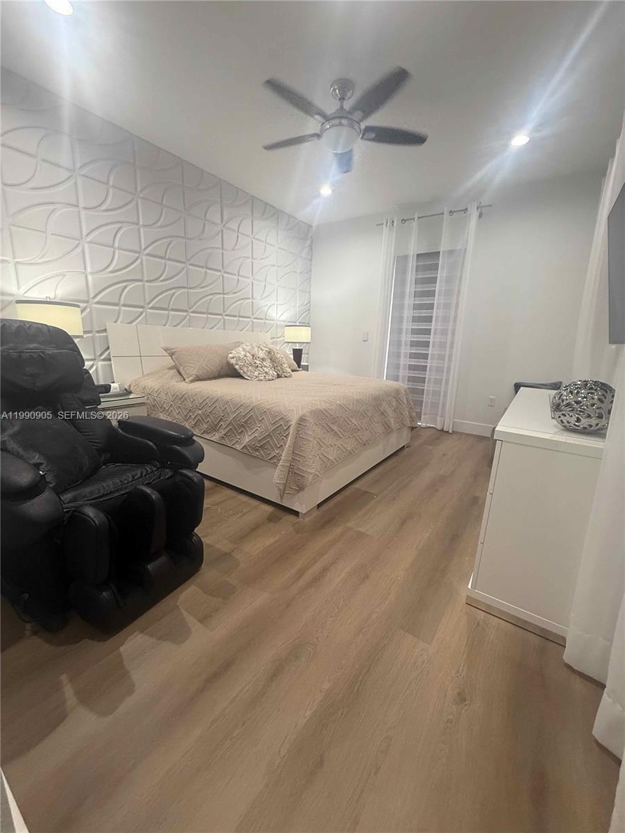 HILLSBORO ASSOCIATES PLAT - Residential