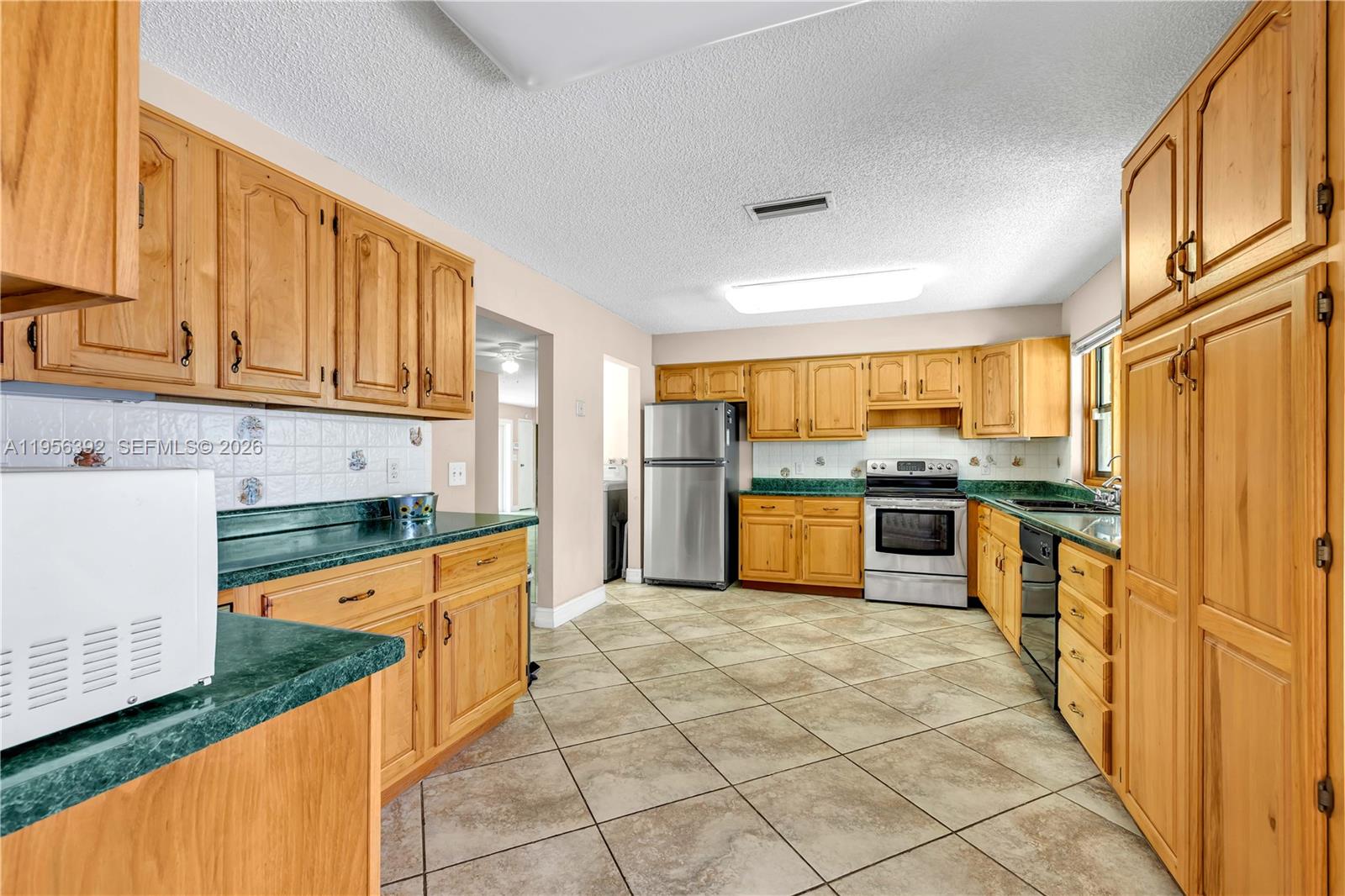 WESTVIEW SEC 3 PART 1 AME - Residential