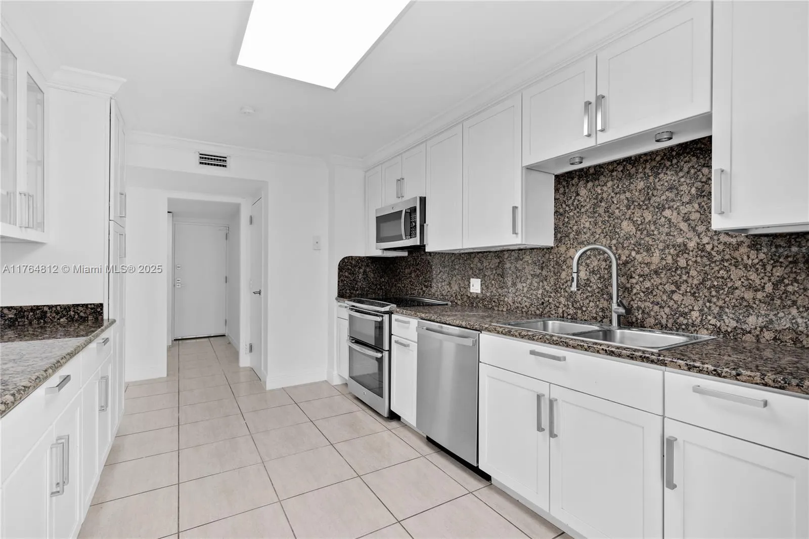 Key Biscayne, Florida 33149, United States, 3 Bedrooms Bedrooms, ,3 BathroomsBathrooms,Residential,Active,89040