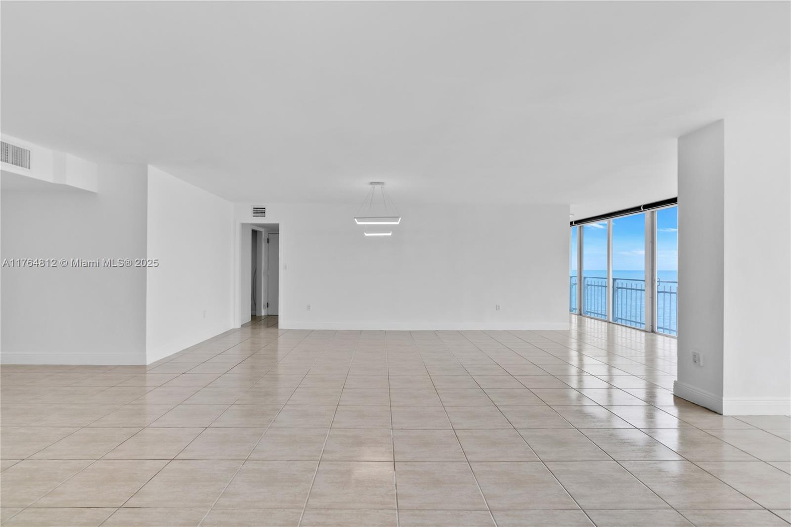 600 Grapetree Dr 8CS