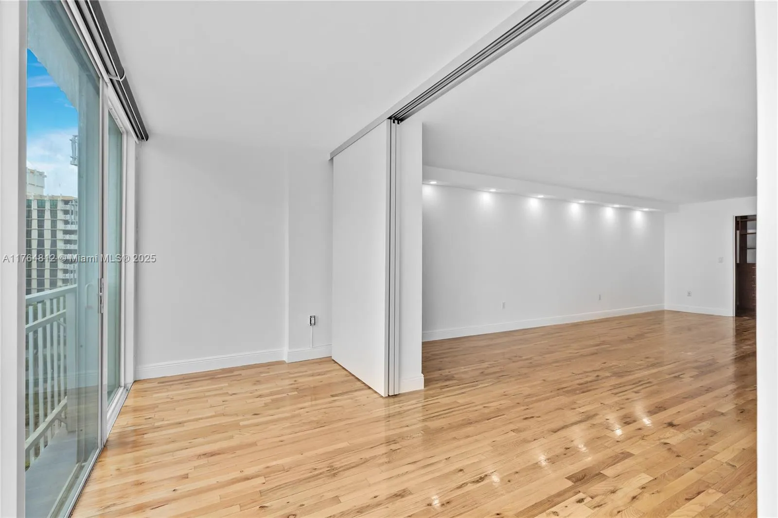 Key Biscayne, Florida 33149, United States, 3 Bedrooms Bedrooms, ,3 BathroomsBathrooms,Residential,Active,89040