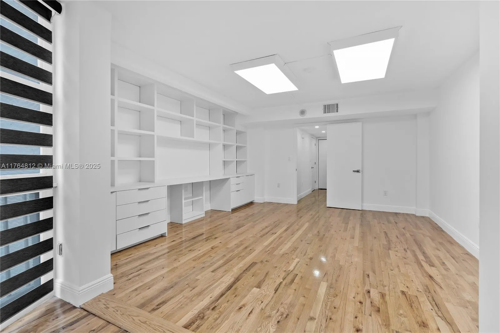 Key Biscayne, Florida 33149, United States, 3 Bedrooms Bedrooms, ,3 BathroomsBathrooms,Residential,Active,89040