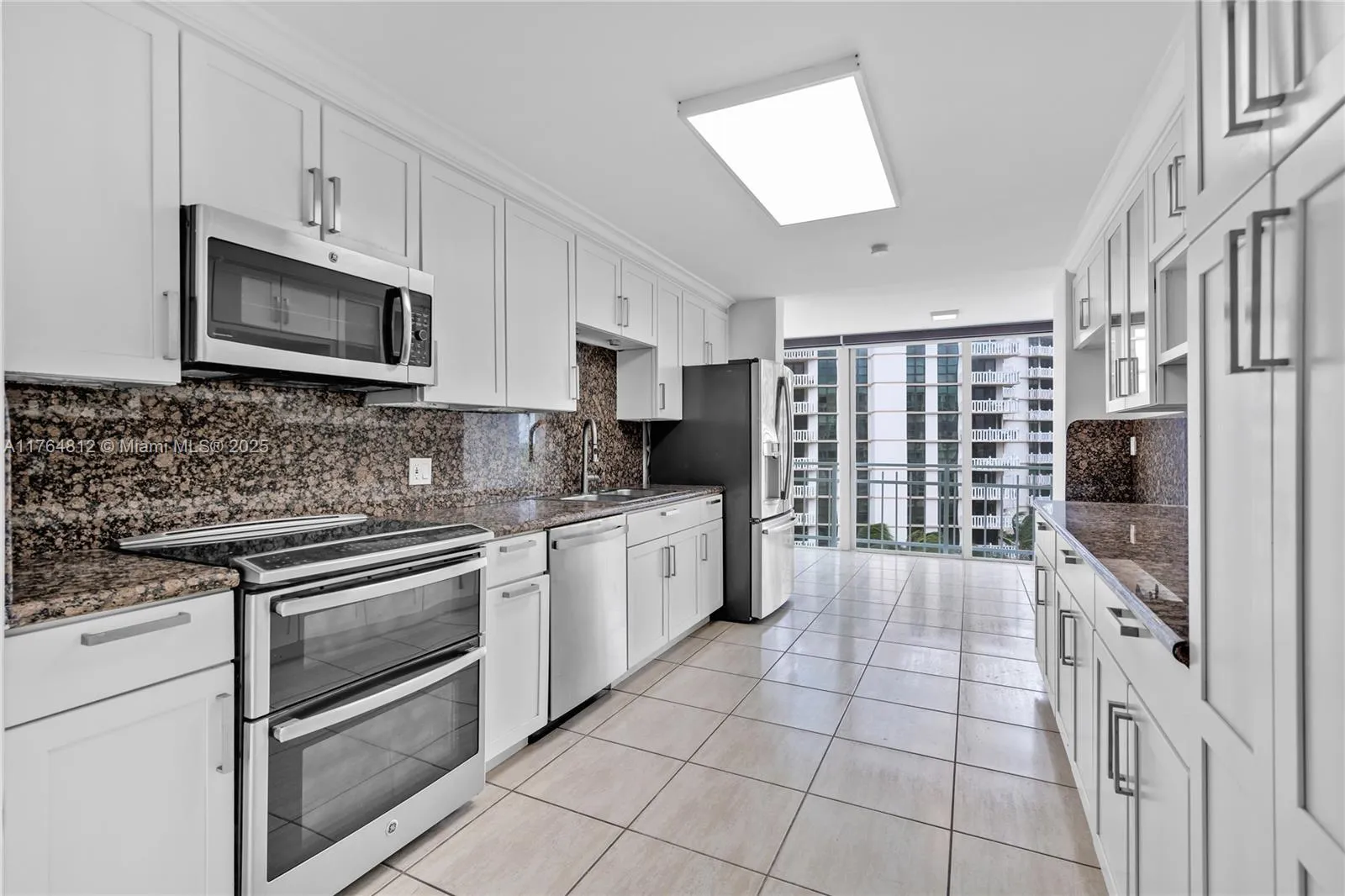 Key Biscayne, Florida 33149, United States, 3 Bedrooms Bedrooms, ,3 BathroomsBathrooms,Residential,Active,89040