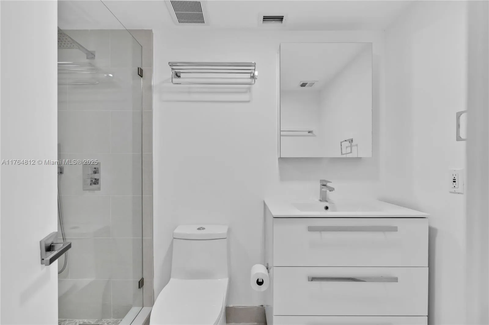 Key Biscayne, Florida 33149, United States, 3 Bedrooms Bedrooms, ,3 BathroomsBathrooms,Residential,Active,89040