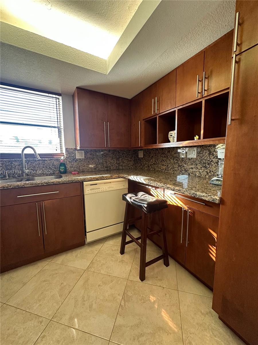 COLLINS PLAZA CONDO - Residential