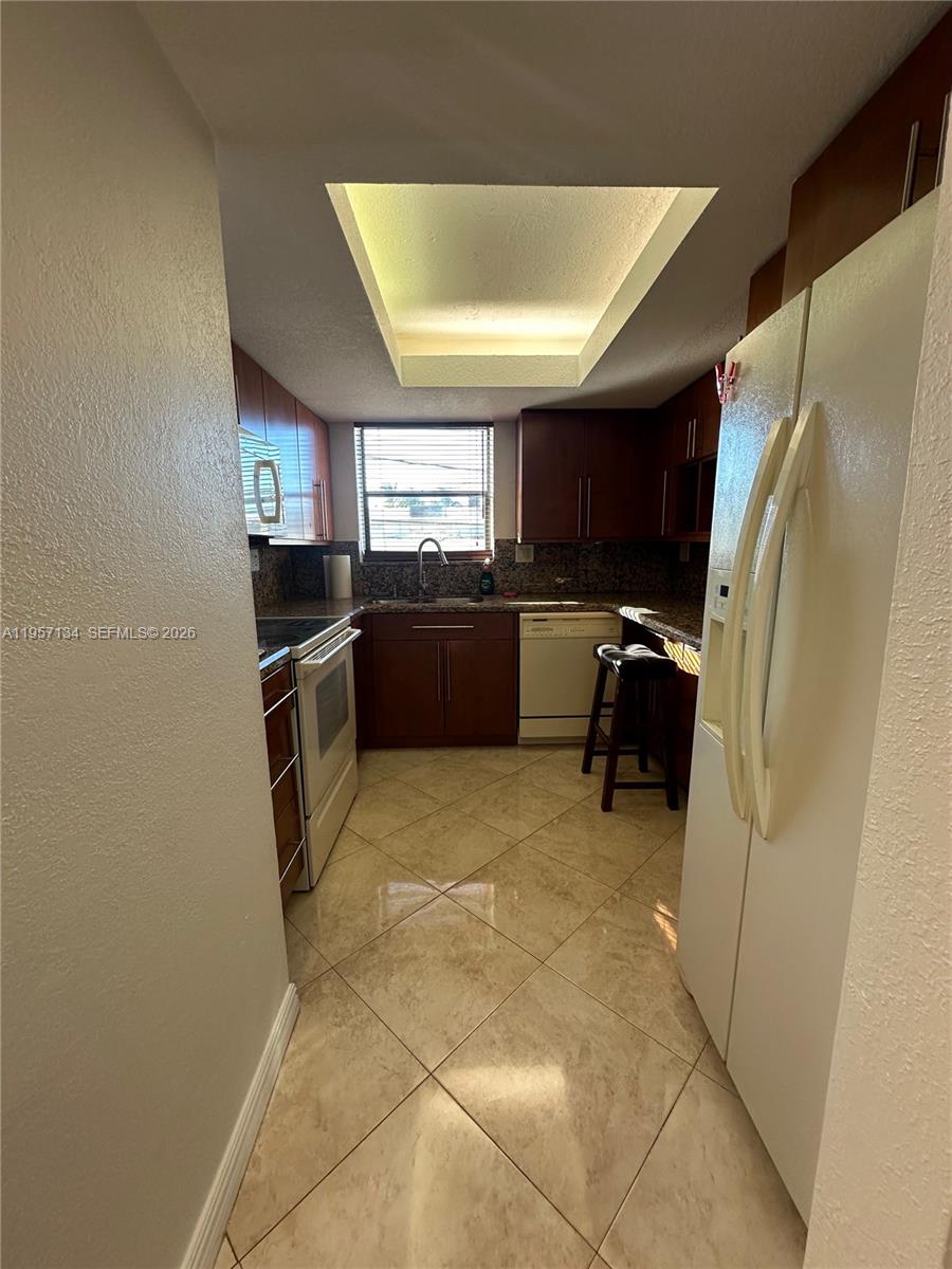 COLLINS PLAZA CONDO - Residential