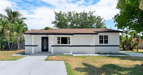 Single Family Residence in Opa-Locka FL 2509 Superior St St.jpg