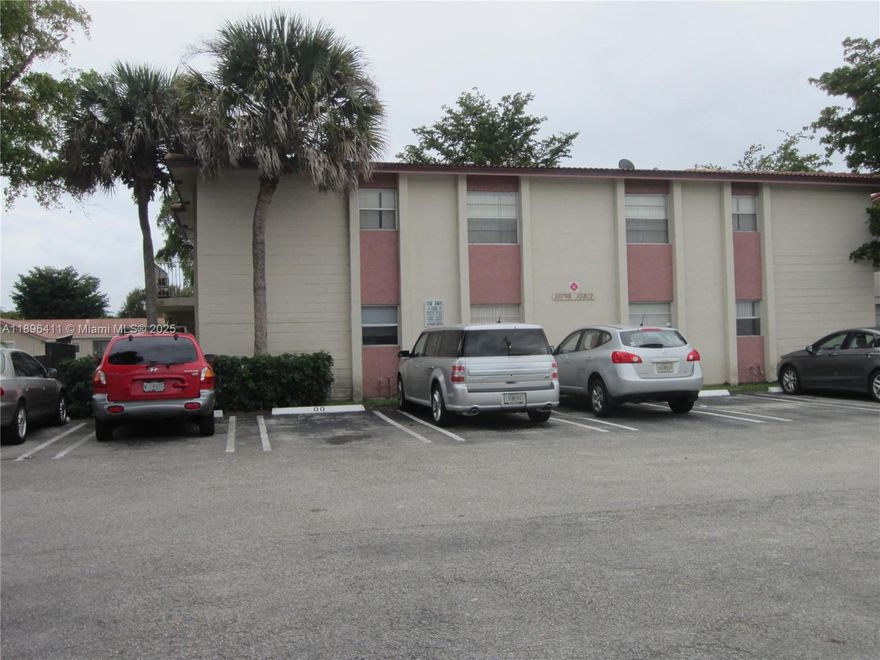 Discover this charming 2-bedroom, 2-bathroom condominium in the heart of Coral Springs, a family-friendly city known for its top-rated schools and abundant parks like the nearby Sawgrass Springs Preserve. This well-located unit offers a perfect blend of comfort and convenience. Schedule your viewing now to see this wonderful home for yourself!