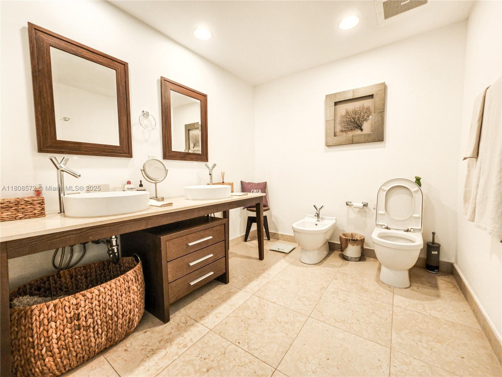 ICON BRICKELL NO TWO - Residential Lease