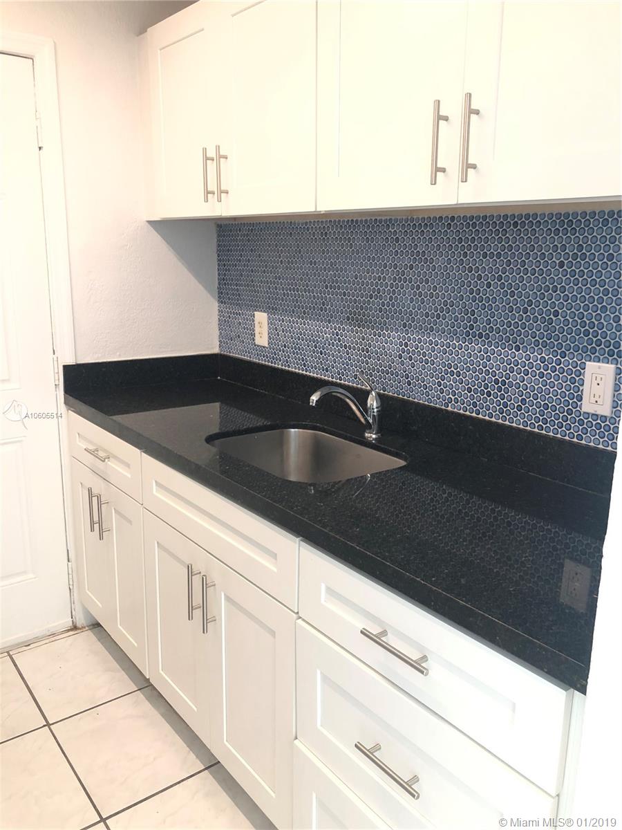 PALMA ROYAL - Residential Lease